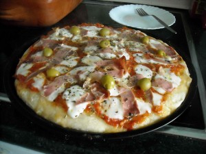 pizza pizza with pineapple