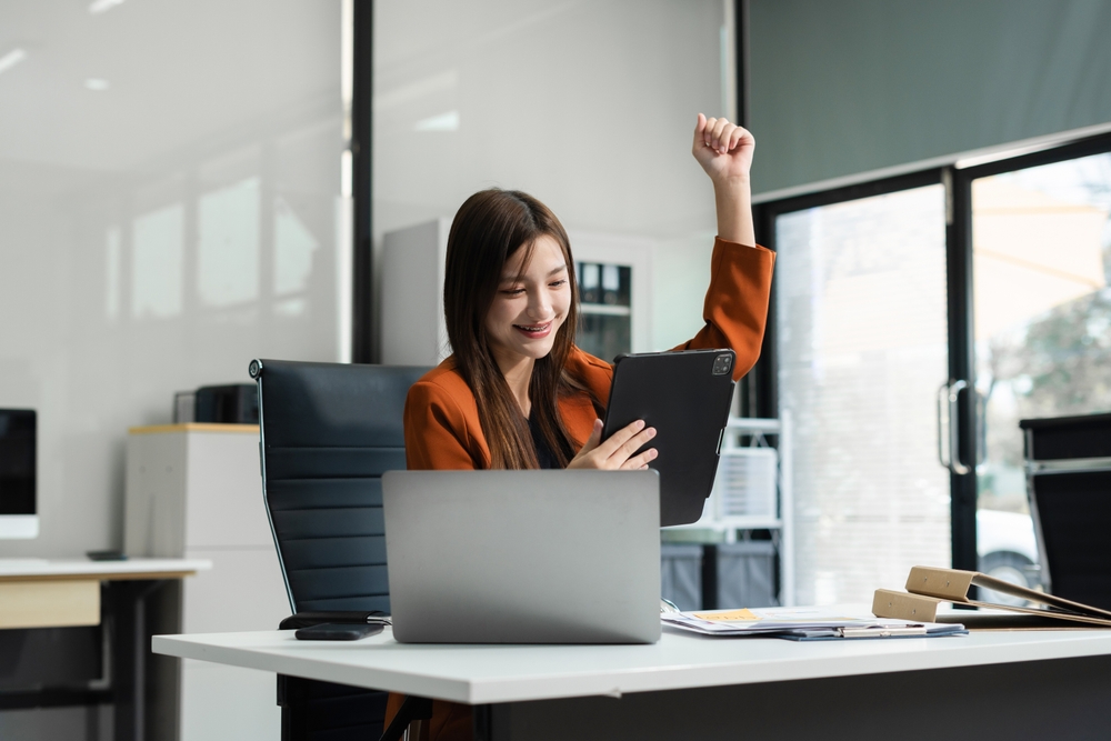 Solo entrepreneur getting first paycheck